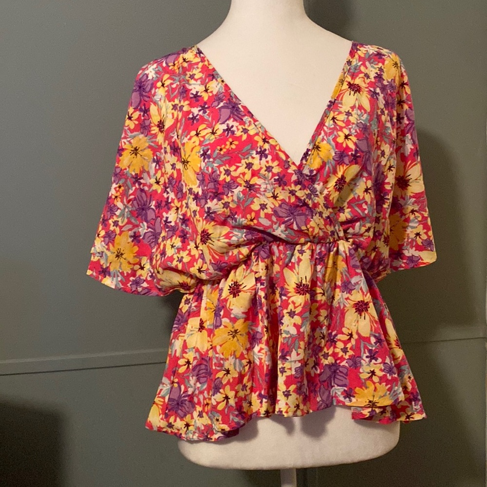 SHEIN all over floral print, surplice neck, batwing sleeve, peplum